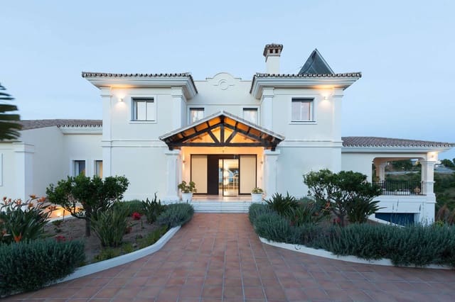 5 sypialnia Willa na sprzedaż w Santa María, Marbella z basenem garażem - 1 995 000 € (Ref: 8603270)
