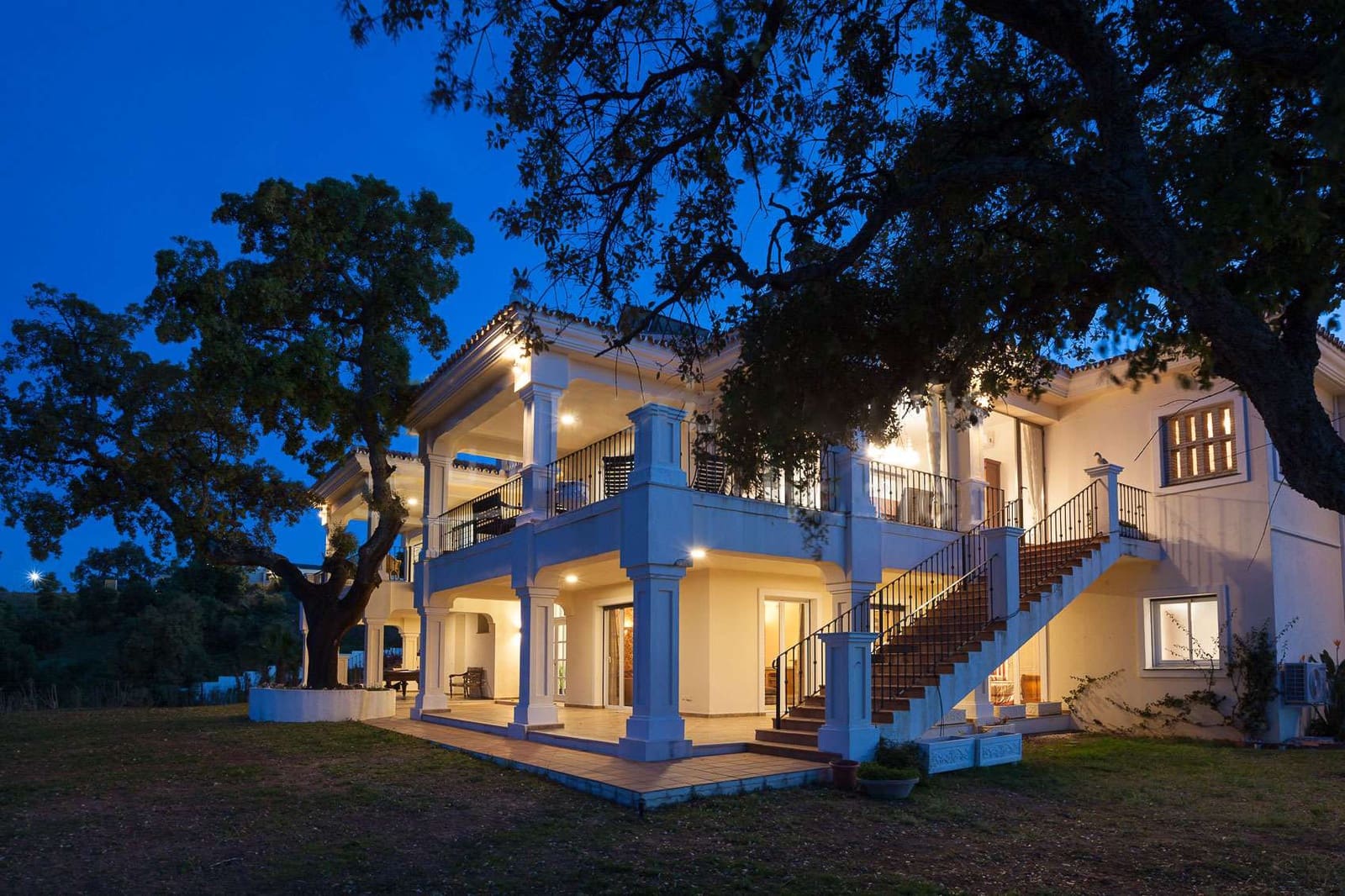 5 sypialnia Willa na sprzedaż w Marbella z basenem garażem - 1 995 000 € (Ref: 8603270)