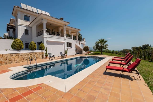 5 sypialnia Willa na sprzedaż w Santa María, Marbella z basenem garażem - 1 995 000 € (Ref: 8603270)