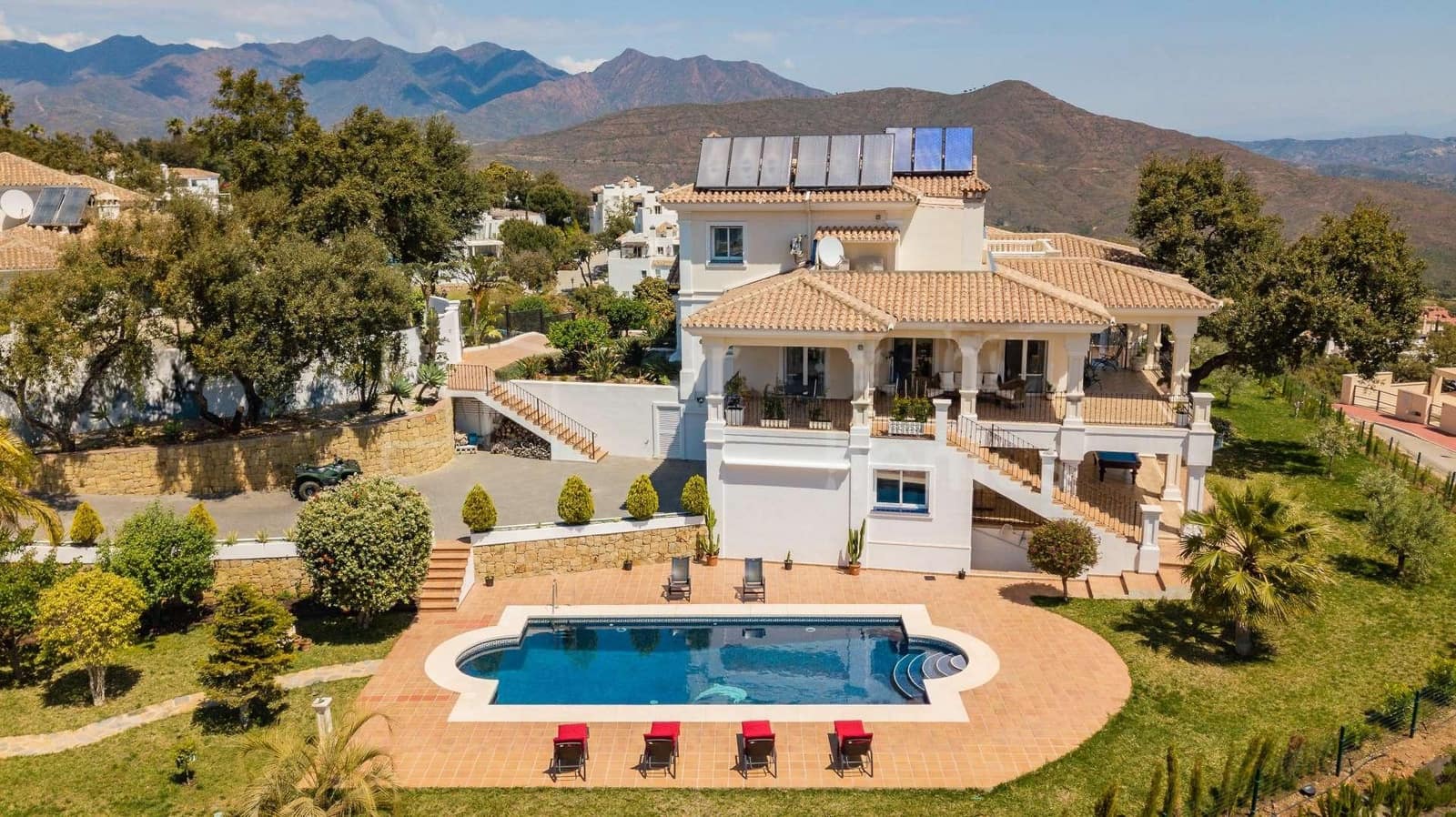 5 sypialnia Willa na sprzedaż w Marbella z basenem garażem - 1 995 000 € (Ref: 8603270)