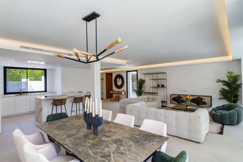 4 soverom Villa til salgs i Marbella med svømmebasseng garasje - € 2 350 000 (Ref: 8603272)