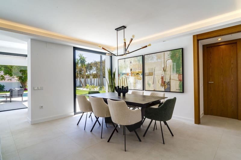 4 soverom Villa til salgs i Marbella med svømmebasseng garasje - € 2 350 000 (Ref: 8603272)