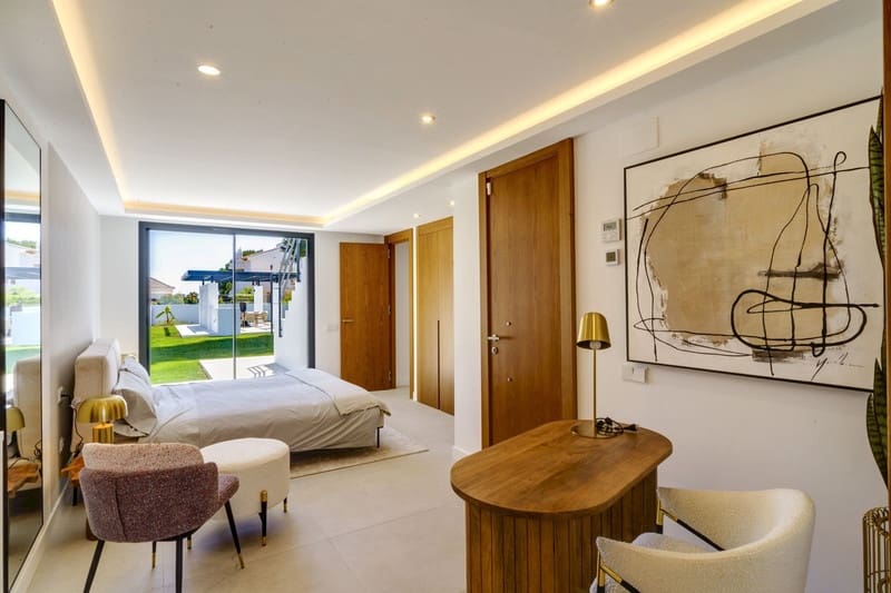 4 soverom Villa til salgs i Marbella med svømmebasseng garasje - € 2 350 000 (Ref: 8603272)