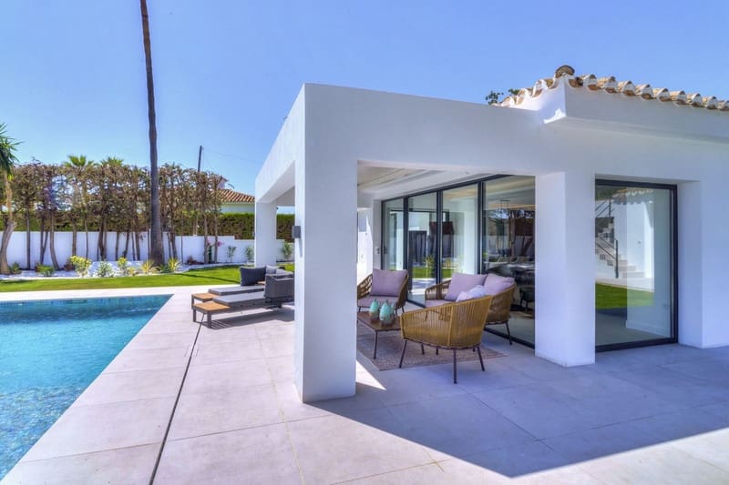 4 soverom Villa til salgs i Marbella med svømmebasseng garasje - € 2 350 000 (Ref: 8603272)