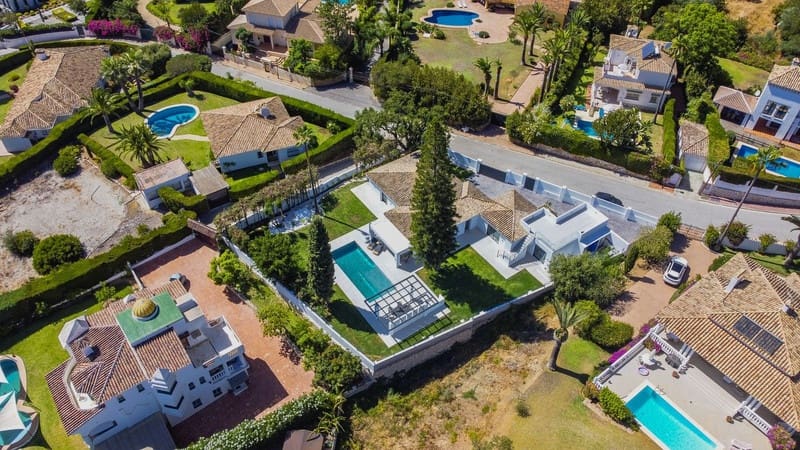 4 soverom Villa til salgs i Marbella med svømmebasseng garasje - € 2 350 000 (Ref: 8603272)
