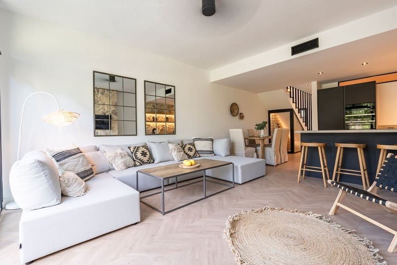 3 soveværelse Byhus til salg i Marbella med swimmingpool garage - € 695.000 (Ref: 8603274)