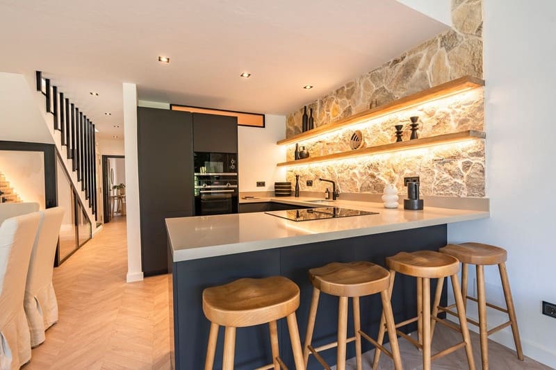 3 soveværelse Byhus til salg i Marbella med swimmingpool garage - € 695.000 (Ref: 8603274)