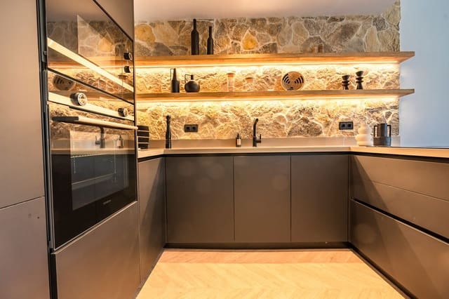 3 soveværelse Byhus til salg i Aloha Golf, Marbella med swimmingpool garage - € 695.000 (Ref: 8603274)