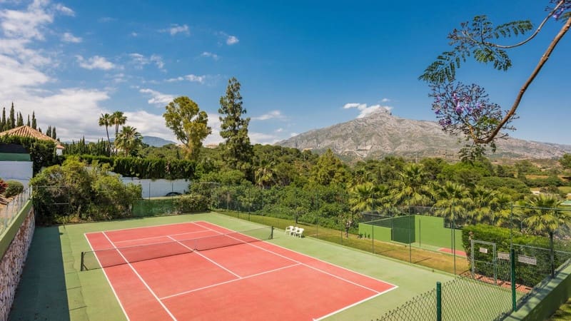 3 soveværelse Byhus til salg i Marbella med swimmingpool garage - € 695.000 (Ref: 8603274)