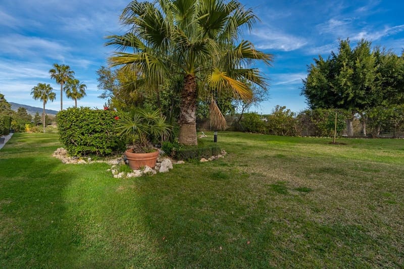 3 soveværelse Byhus til salg i Marbella med swimmingpool garage - € 695.000 (Ref: 8603274)