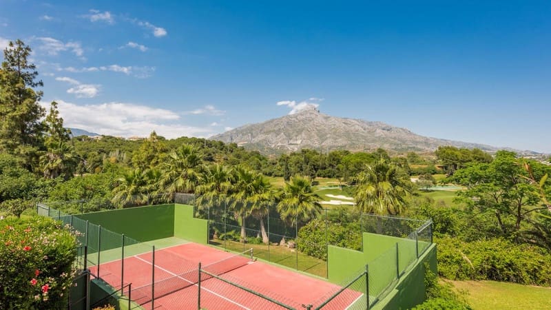 3 soveværelse Byhus til salg i Marbella med swimmingpool garage - € 695.000 (Ref: 8603274)