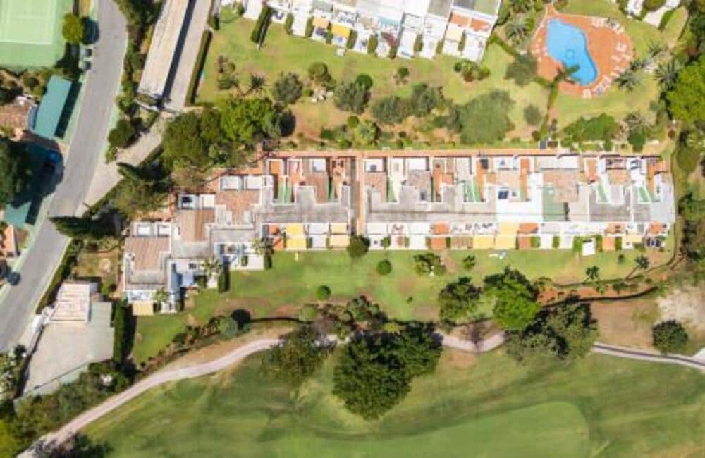 3 soveværelse Byhus til salg i Marbella med swimmingpool garage - € 795.000 (Ref: 8603274)