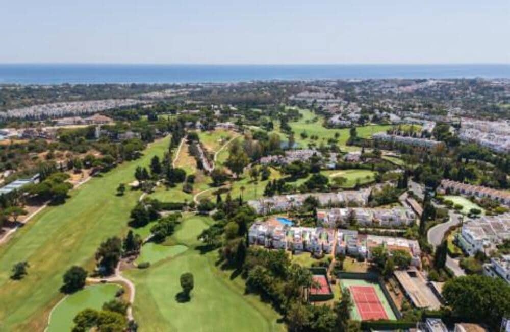 3 soveværelse Byhus til salg i Marbella med swimmingpool garage - € 795.000 (Ref: 8603274)