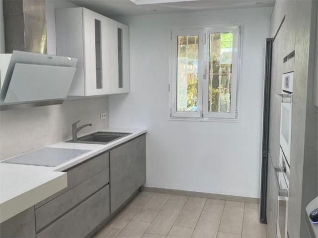 5 quarto Casa em Banda para venda em Benahavís com piscina garagem - 945 000 € (Ref: 8611870)