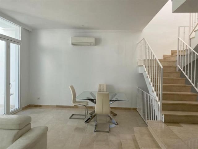 5 quarto Casa em Banda para venda em Benahavís com piscina garagem - 945 000 € (Ref: 8611870)