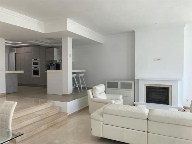 5 quarto Casa em Banda para venda em Benahavís com piscina garagem - 945 000 € (Ref: 8611870)