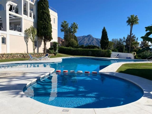 5 quarto Casa em Banda para venda em Benahavís com piscina garagem - 945 000 € (Ref: 8611870)