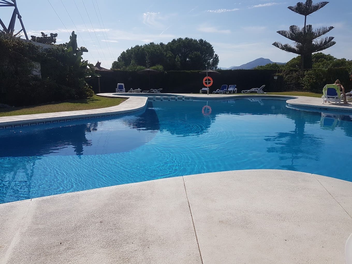 5 quarto Casa em Banda para venda em Benahavis com piscina garagem - 945 000 € (Ref: 8611870)