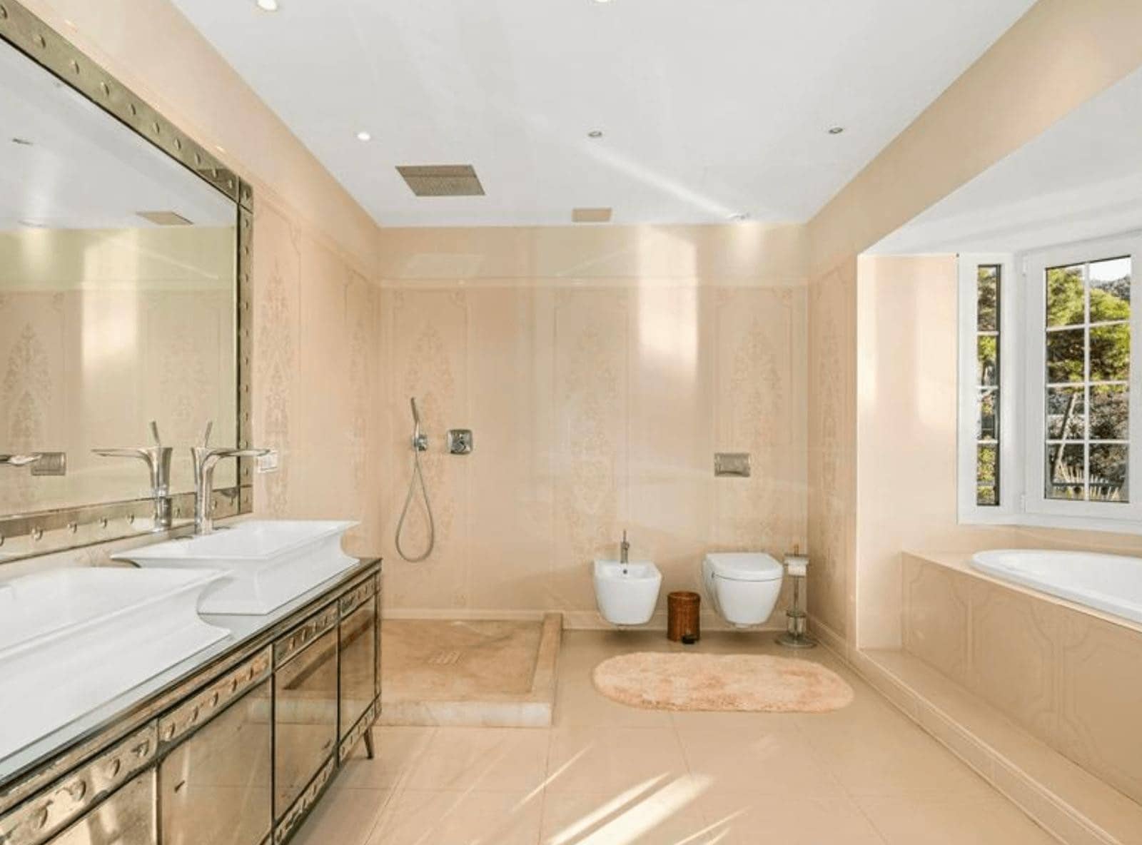 8 quarto Moradia para venda em Marbella com piscina garagem - 10 900 000 € (Ref: 8615942)