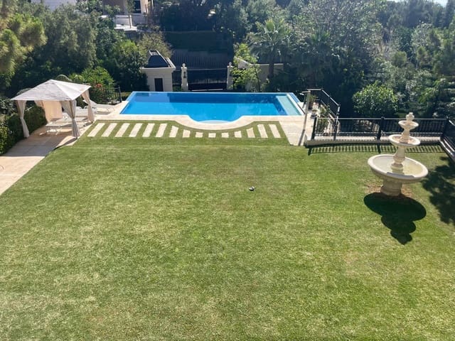 8 quarto Moradia para venda em Sierra Blanca, Marbella com piscina garagem - 10 900 000 € (Ref: 8615942)