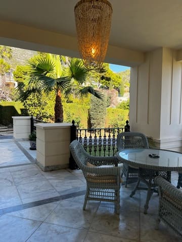 8 makuuhuone Huvila myytävänä paikassa Sierra Blanca, Marbella mukana uima-altaan 
autotalli - 9 900 000 € (Ref: 8615942)