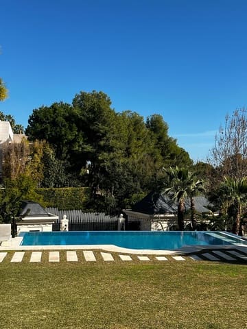 8 makuuhuone Huvila myytävänä paikassa Sierra Blanca, Marbella mukana uima-altaan 
autotalli - 9 900 000 € (Ref: 8615942)