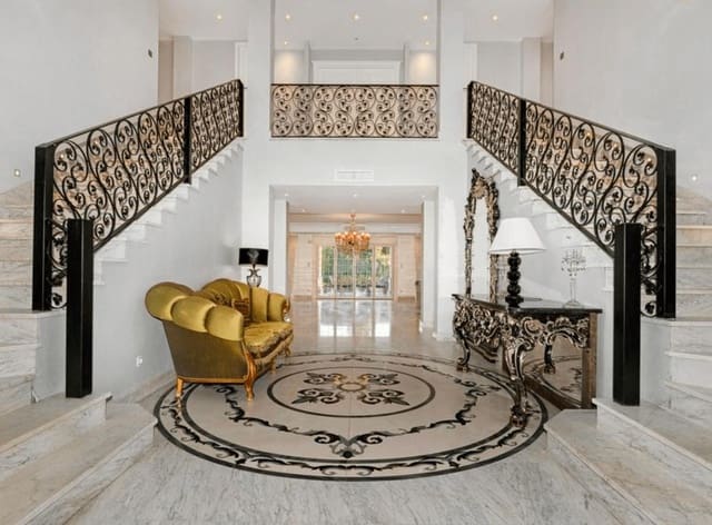 8 makuuhuone Huvila myytävänä paikassa Sierra Blanca, Marbella mukana uima-altaan 
autotalli - 9 900 000 € (Ref: 8615942)