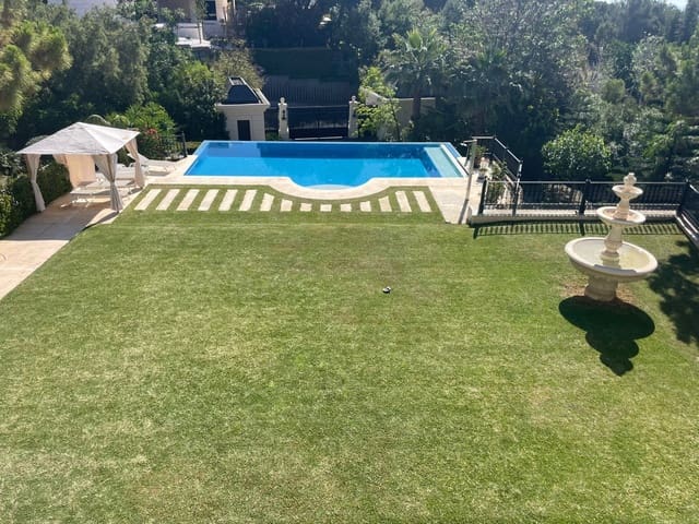8 makuuhuone Huvila myytävänä paikassa Sierra Blanca, Marbella mukana uima-altaan 
autotalli - 9 900 000 € (Ref: 8615942)
