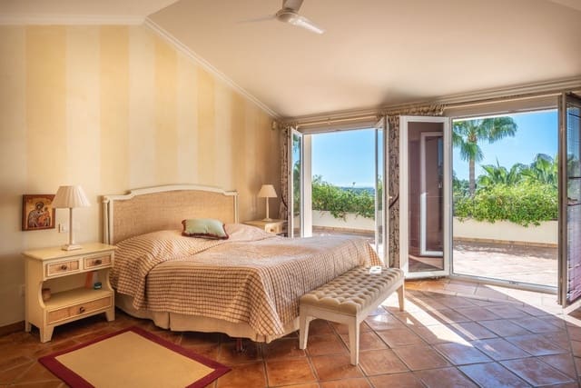 3 makuuhuone Kattohuoneisto myytävänä paikassa Los Naranjos, Marbella mukana uima-altaan 
autotalli - 1 500 000 € (Ref: 8619578)