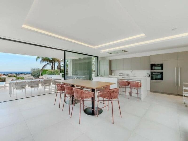 5 soveværelse Villa til salg i Benahavis med swimmingpool garage - € 3.850.000 (Ref: 8626291)