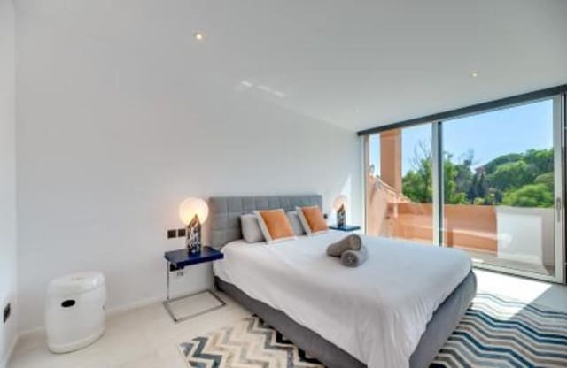 5 soveværelse Byhus til leje i Lomas De Marbella, Marbella med swimmingpool garage - € 11.700 (Ref: 8629764)