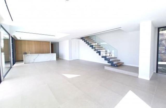 5 bedroom Villa for sale in La Zagaleta - El Madroñal, Benahavís with pool garage - € 2,390,000 (Ref: 8635996)