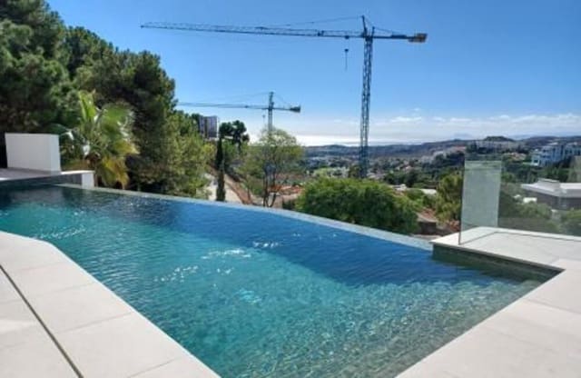 5 bedroom Villa for sale in La Zagaleta - El Madroñal, Benahavís with pool garage - € 2,390,000 (Ref: 8635996)
