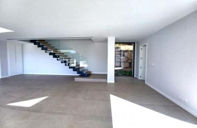 5 bedroom Villa for sale in La Zagaleta - El Madroñal, Benahavís with pool garage - € 2,390,000 (Ref: 8635996)
