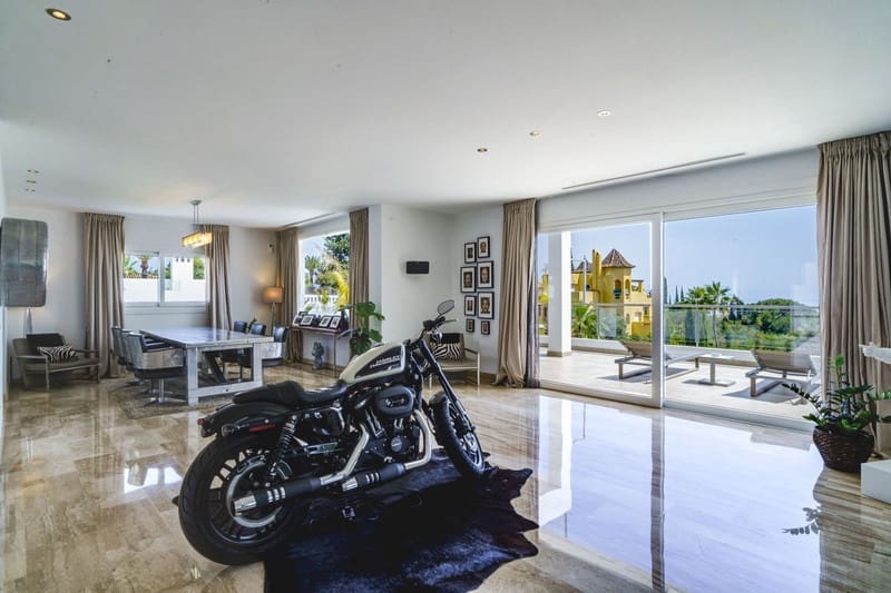 5 soveværelse Villa til salg i Marbella med swimmingpool garage - € 2.350.000 (Ref: 8651512)