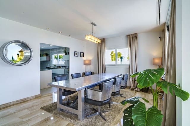 5 sovrum Villa till salu i El Rosario, Marbella med pool garage - 2 285 000 € (Ref: 8651512)