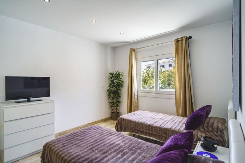 5 soveværelse Villa til salg i Marbella med swimmingpool garage - € 2.350.000 (Ref: 8651512)