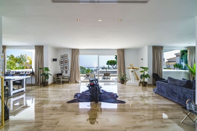 5 soveværelse Villa til salg i El Rosario, Marbella med swimmingpool garage - € 2.285.000 (Ref: 8651512)