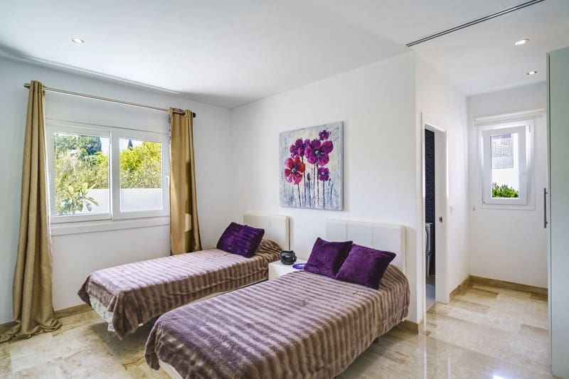 5 quarto Moradia para venda em Marbella com piscina garagem - 2 285 000 € (Ref: 8651512)