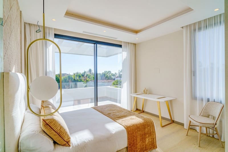 5 quarto Moradia para venda em Marbella com piscina garagem - 3 295 000 € (Ref: 8651513)