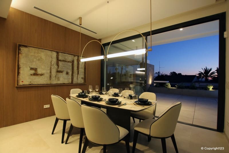 5 quarto Moradia para venda em Marbella com piscina garagem - 3 295 000 € (Ref: 8651513)