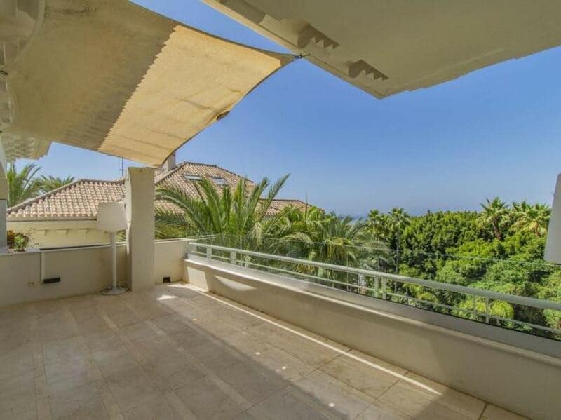 3 soverom Penthouse til leie i Marbella med svømmebasseng garasje - € 7 000 (Ref: 8656022)