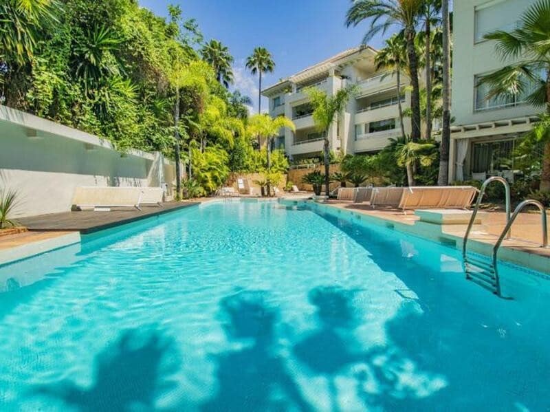 3 quarto Penthouse para venda em Marbella com piscina garagem - 2 400 000 € (Ref: 8656023)
