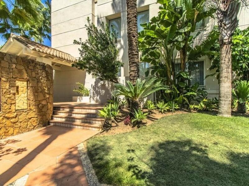 3 quarto Penthouse para venda em Marbella com piscina garagem - 2 400 000 € (Ref: 8656023)