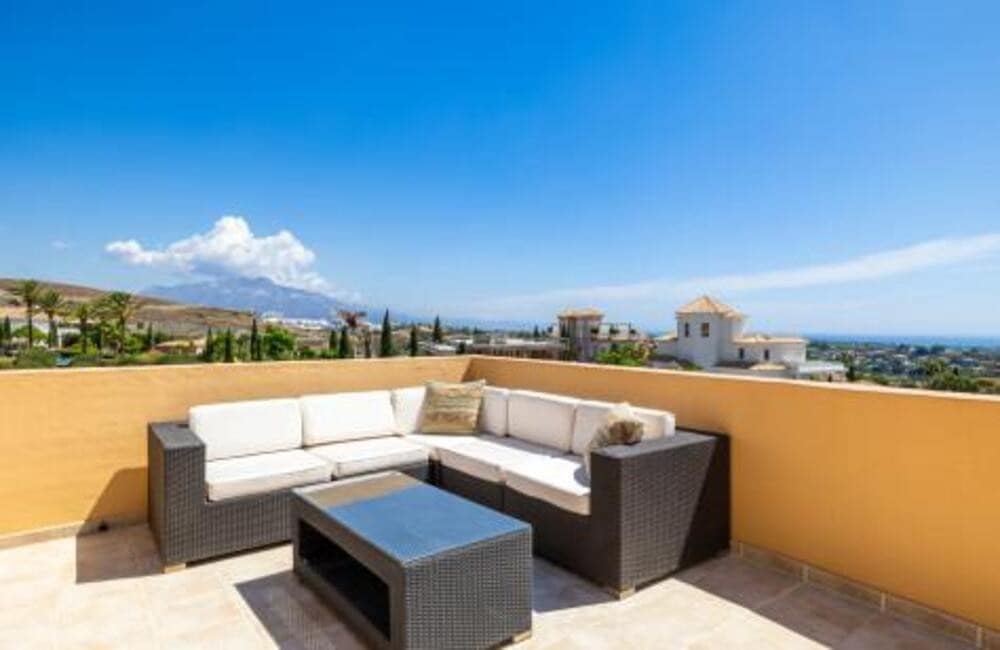 4 camera da letto Attico da affittare in Los Flamingos con piscina garage - 5.000 € (Rif: 8661828)