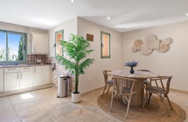 4 quarto Penthouse para arrendar em Los Flamingos, Benahavís com piscina garagem - 5 000 € (Ref: 8661828)