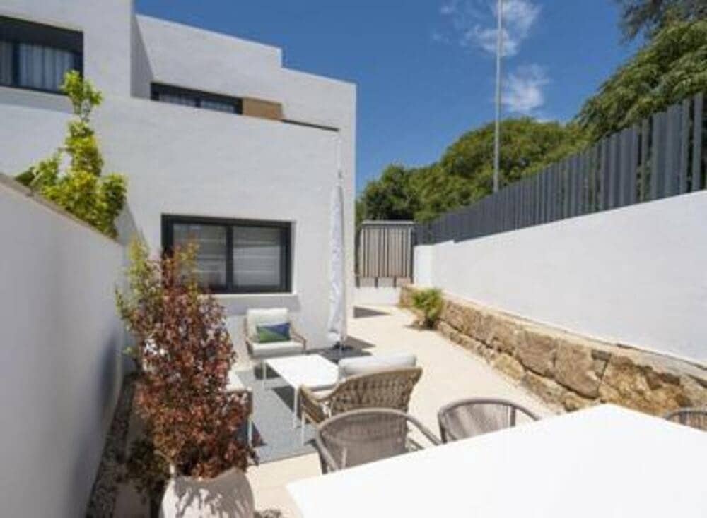 Casa de 4 habitaciones en Marbella en venta con piscina garaje - 945.000 € (Ref: 8669544)