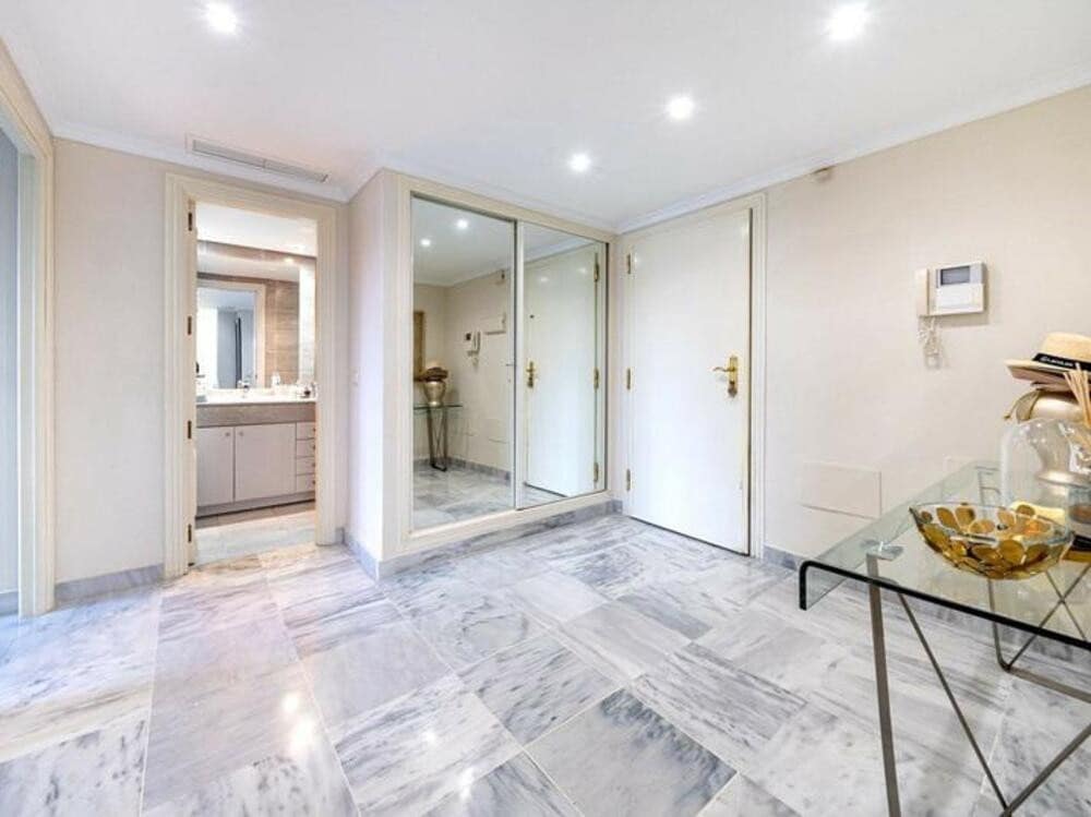 3 sovrum Lägenhet att hyra i Marbella med pool garage - 2 800 € (Ref: 8669548)