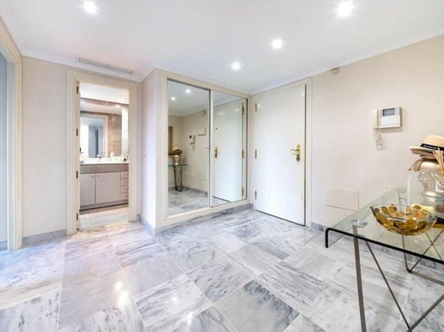 3 bedroom Apartment for rent in La Dama de Noche - La Alzambra, Marbella with pool garage - € 2,800 (Ref: 8669548)