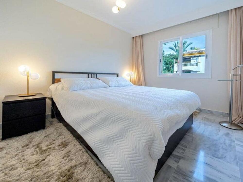 3 sovrum Lägenhet att hyra i Marbella med pool garage - 2 800 € (Ref: 8669548)